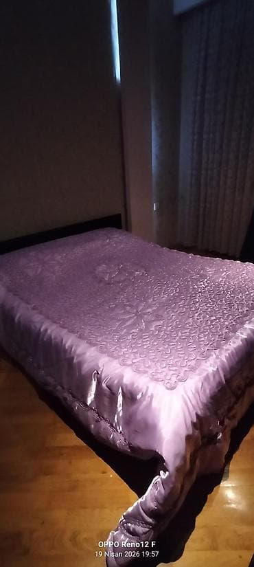 Yataq üçün rəng - Bənövşəyi Yataq örtüyü