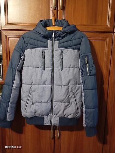 Qışlıq kapüşonlu kişi gödəkçəsi - Rəng: boz-göy kombinasiyası (yuxarı