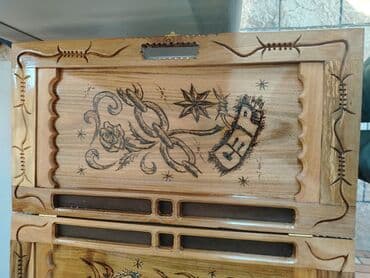 купить стол для бильярда: Bu, taxtadan hazırlanmış oyma nard dəstidir. Dəstin qapağında cizgi — 6