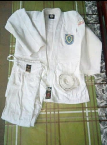 idman kişi şortları: Tek ki̇mano ve remendi̇r salvar yoxdur . Yeni̇ bele berk ki̇mano — 1