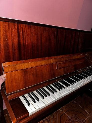 gitara akustik: Upright pianino – “Fantaziya” modeli - Korpus: parlaq laklı tünd qoz — 2