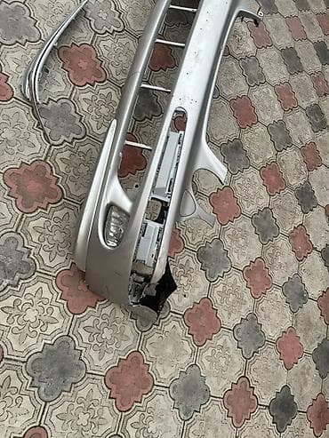 sprinter buferi: Ön, Mercedes-Benz E-class, 2003 il — 3