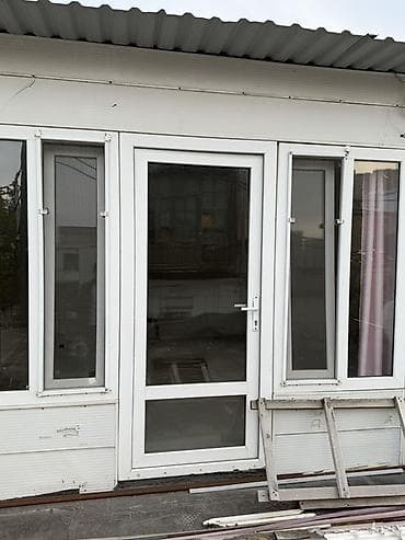 qapi plasmas: PVC pəncərə və qapı dəsti 7 pencere (setkalari ustunde) + 1 qapi — 1