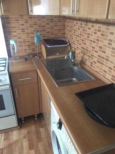 ramanı evlər: Yasamal r-da, 158 N-li məktəbin və «Uç Taс» (Три Корона) yaxınlıqda — 7