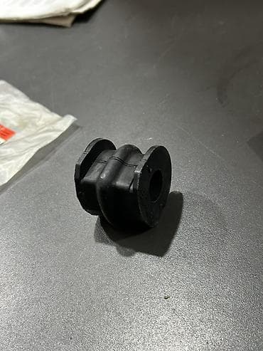 Stabilizatorlar və stabilizatorların detalları: 154613-1HA0A (Stabilizator rezini) Alternativlər: * 54613-AX600 * — 3