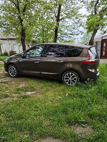 kredit ve barter masin: Renault Grand Scenic: 1.5 l | 2010 il 275000 km Van/Minivan — 2