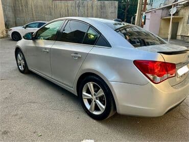 kia ceed 2010: Chevrolet Cruze: 1.4 l | 2015 il 226000 km Sedan — 5