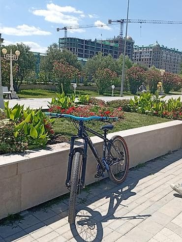 MTB tipli dağ velosipedi - Rəng: tünd göy/qaranlıq gövdə, mavi