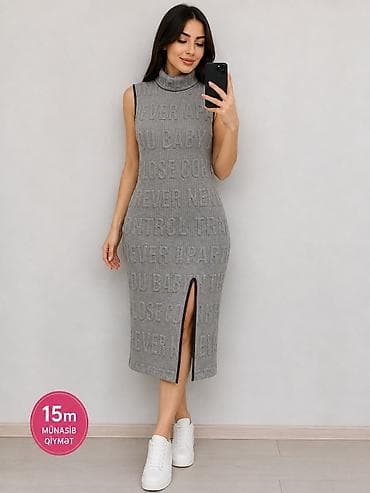 Boz rəngli, trikotaj fakturalı, yazılı naxışlı qadın paltarı. - Model — 1