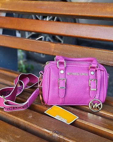 Çiyin çantası, Michael Kors