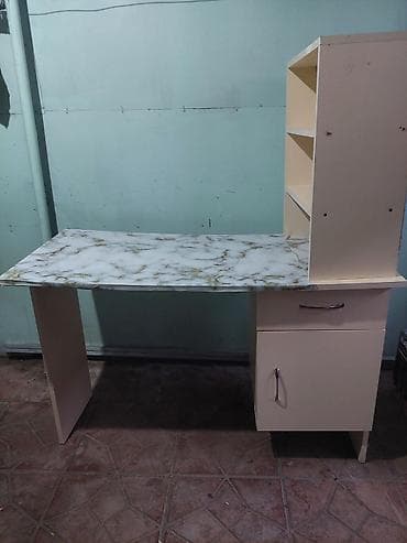 Офисная мебель на заказ: Прямой стол, С полками, С выдвижными ящиками, МДФ — 1