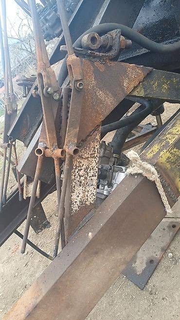 hyundai ekskavatorlar: Hidravlik ekskavator/kran qurğusu – traktor üzərinə quraşdırılan arxa — 1