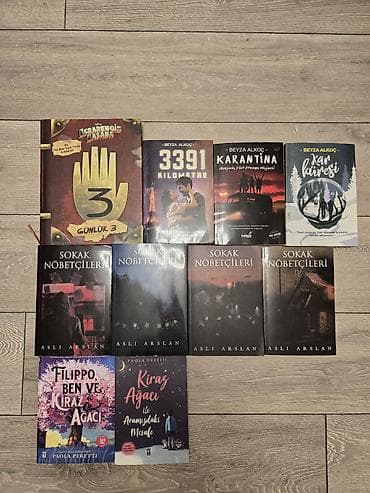 Komikslər, manqa: Şəkildəki kitablar satılıqdır uyğun qiymətə satılır Mangalarla — 1