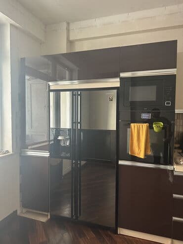 Микроволновки: Микроволновка Отдельностоящая, С микроволнами, цвет - Черный, Б/у — 2