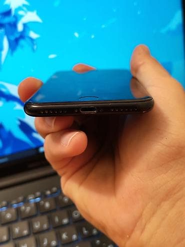 işlənmiş ayfon: IPhone SE 2020, 128 GB, Qara, Barmaq izi — 5