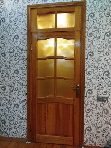 zal aboylari: Taxta interyer qapısı və yan şəbəkələr - Material: təbii ağac (taxta — 2