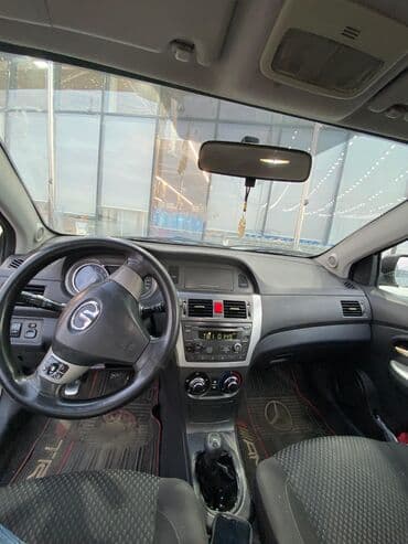 kia seed 2014: Boz rəngdə olan bu avtomobil rahat idarəetmə və funksionallıq təklif — 5