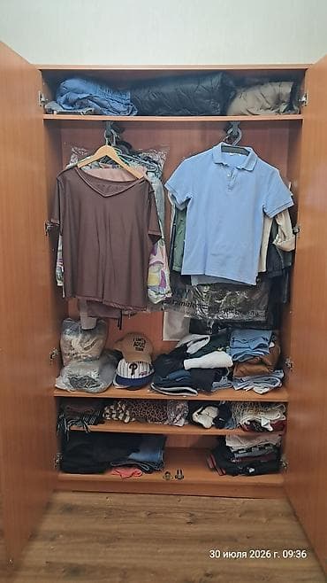 dikd: Künc vitrinli, güzgülü çoxfunksiyalı şkaf-dolab - Material: ağac — 2