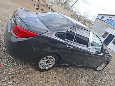 Iran Khodro : 1.7 l | 2022 il 135100 km Sedan — 8