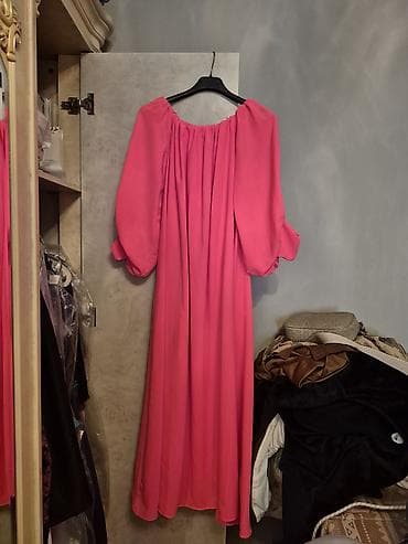 Baha alimib 1 defe geyilib.Hamielelerde geyine biler.Ortasinda