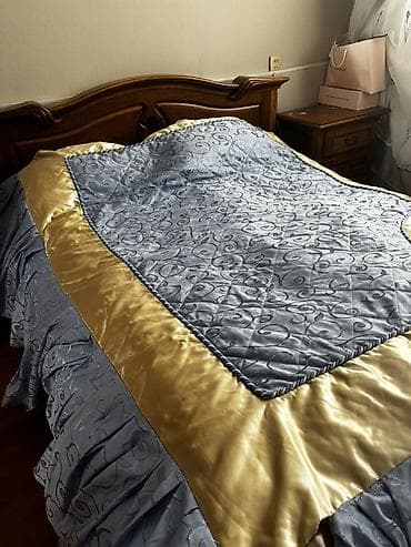 Rumin mebelidir.Klassik üslubda yataq otağı mebel dəsti Tərkibi: - 4 — 2