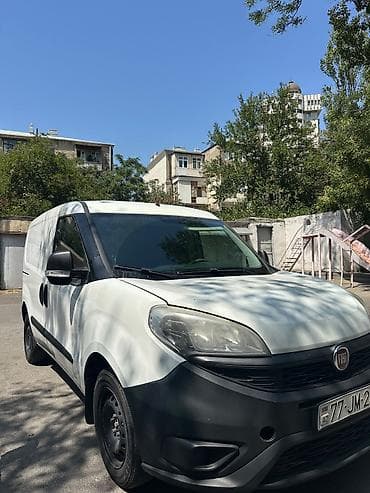 mazda 2: Fiat Doblo Cargo 1.3 MultiJet yük furgonu - Kuzov: ağ, 2 arxa qoşa — 3