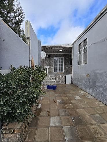 park yasamal ev satilir: 4 otaqlı, 80 kv. m, Kredit yoxdur, Orta təmir — 5