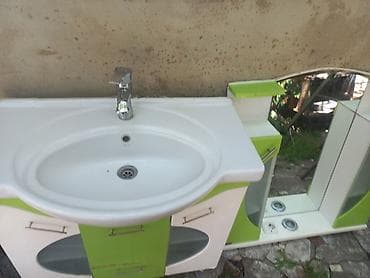 Hamam dəsti – lavabo şkafı, güzgülü üst dolab, duş kabinası və unitaz