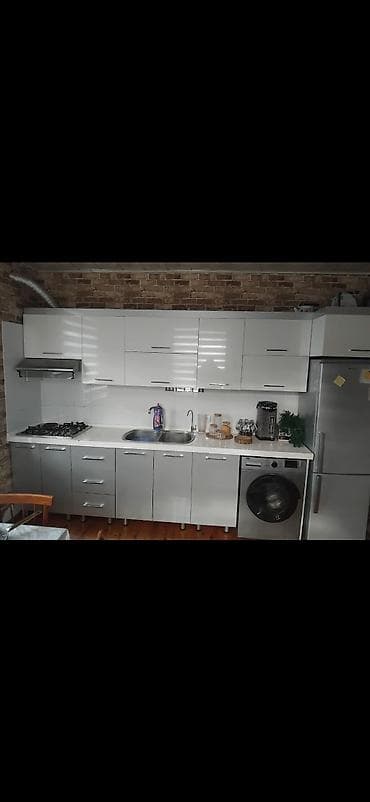 komputer stollari ve qiymetleri: Mətbəx mebeli satılır 550₼. Yaxşı vəziyyətdədir. Ölçü 3.50. Üzərində — 1