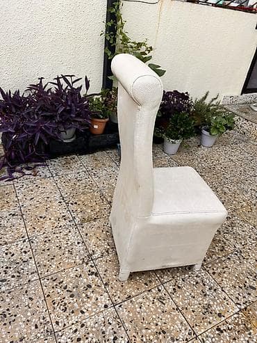tabletka stullar: Ağ rəngli, yüksək arxalı yemək/oturma otağı stulu. Xüsusiyyətlər: - — 1
