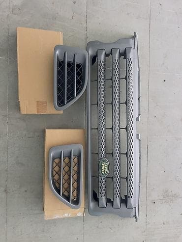 emblem: Land Rover Discovery 3 — 1