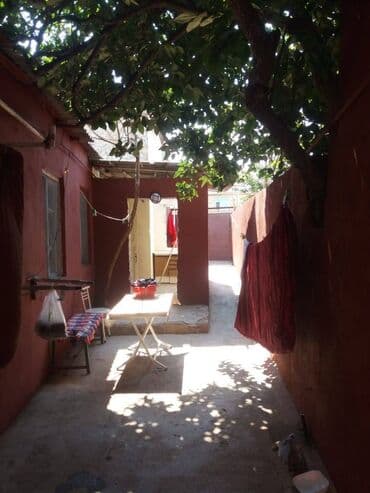 ev certiyojları: 3 otaqlı, 100 kv. m, Orta təmir — 12