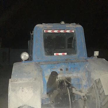 tap az traktor 892: Mavi rəngli kənd təsərrüfatı traktoru - Güclü dizel mühərrik: sıra — 3