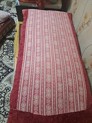 Taxt döşəyi 50 manat.Qalan tək döşəklər hərəsi 20 manatdır. Təbii lalafo.az -da Taxt döşəyi 50 manat.Qalan tək döşəklər hərəsi 20 manatdır. Təbii