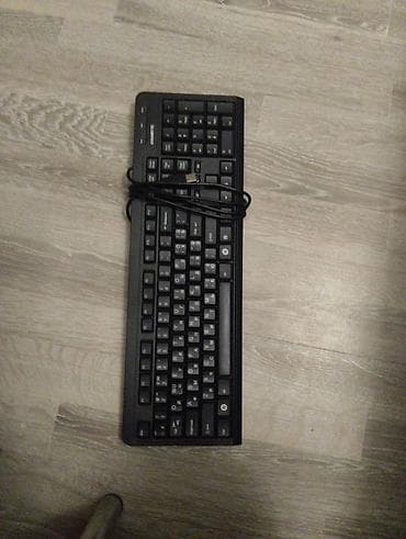 USB klaviatura - Naqilli, USB A qoşulma ilə - Tam ölçülü layout: tam