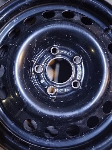 traktor şinləri: Məhsul: 4 ədəd polad disk komplekti Xüsusiyyətlər: - Ölçü: 15" - Bolt — 2