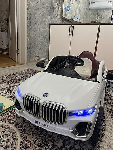 kiridit maşinlar: Uşaq üçün elektrikli mini avtomobil – BMW üslubunda, ağ rəngdə — 1