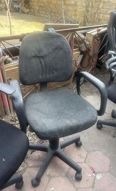 kreslolar: Təkərli, Qolları tənzimlənmir, Parça — 1