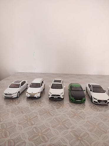 Məhsul: Kolleksiya üçün metal die-cast model avtomobillər (1:24 və — 6