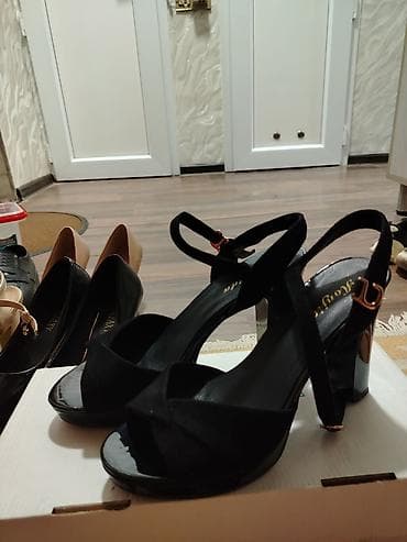 Qadın geyimləri: Qadın ayaqqabıları dəsti 37 razmer hamisi birge 10 azn qaralar yaxsi — 2