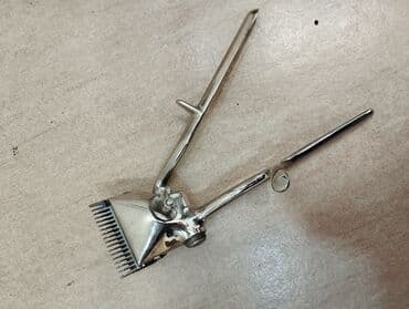 bas qirxan masinlar: Əl ilə idarə olunan saç kəsimi üçün nəzərdə tutulmuş metal maşın — 1