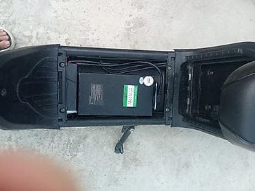 on lip: Elektrikli skuter satılır. Qara rəngli, oturacaqlı və kompakt dizayna — 8