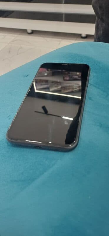 Lüğətlər: IPhone 11, Qara, Face ID — 2