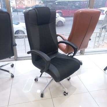 кресло для компьютера: Новый, С колесиками, Рукояти не регулируются, Кожа — 3