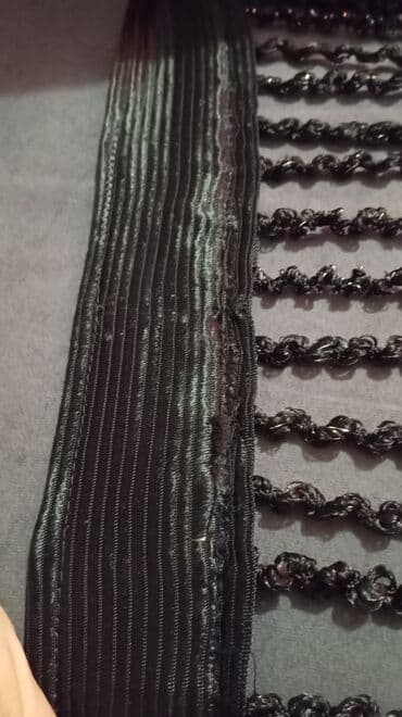 Süni güllər: Boncuk pərdə Başlığı tikilmiş hazır vəziyəttə eni 8m. hündürlüyü 2.7m — 4