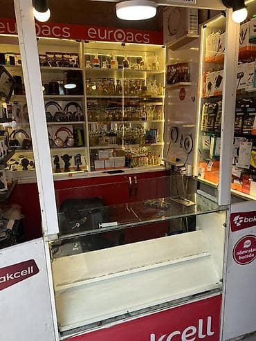 Mobil aksesuar və ətir köşkü – vitrin və avadanlıq komplekti - lalafo.az -da Mobil aksesuar və ətir köşkü – vitrin və avadanlıq komplekti -