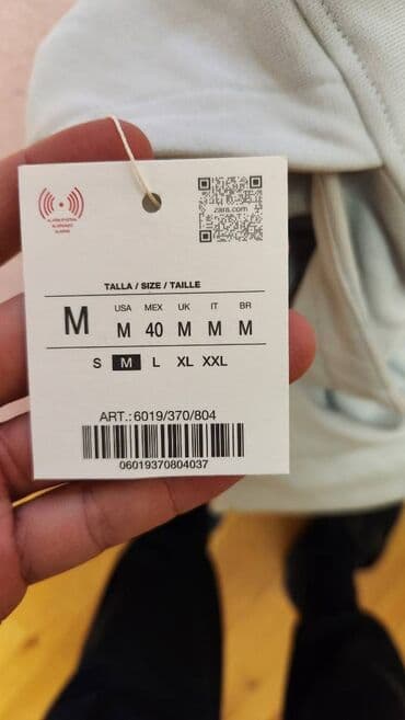 oversize jaket: Orijinal ZARA hudi. Ölçüsü - M. Oversize modeldir. Hədiyyə olunub — 2