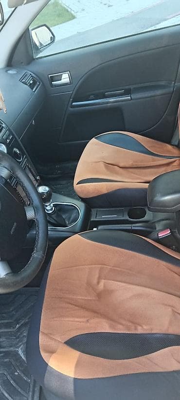 Ford Mondeo: 1.8 л | 2003 г. 310000 км Седан — 5