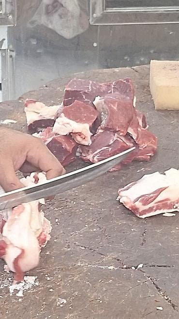 araba: Araba yaxsi veziyyetde qiymet son.Unvan Ehmedli — 5