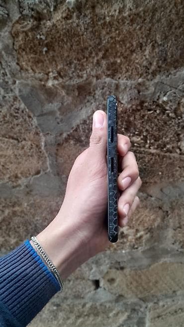 iphpne 11 pro: IPhone X, 64 GB, Black Titanium — 4